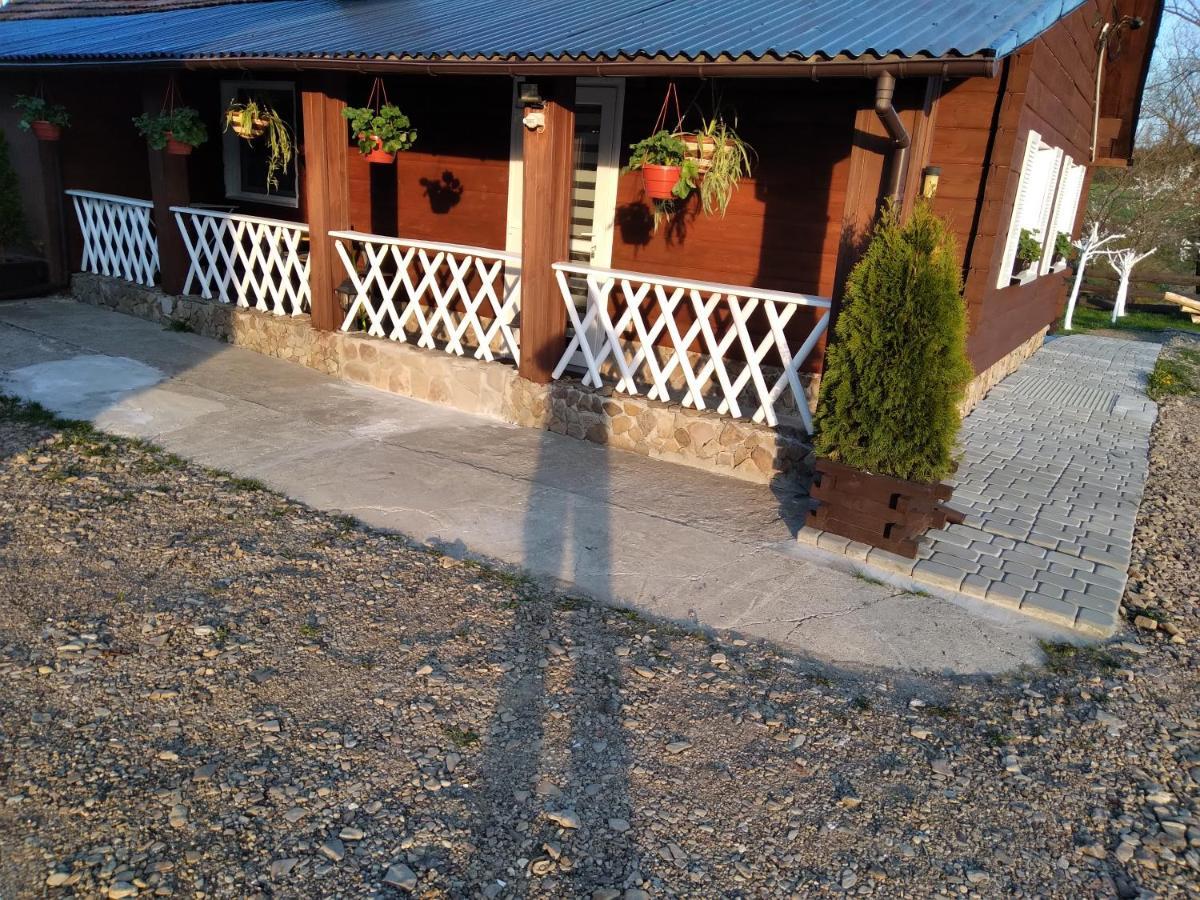 Domek Na Prerii Villa อุสชิกีดอลเน ภายนอก รูปภาพ