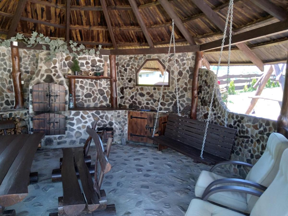Domek Na Prerii Villa อุสชิกีดอลเน ภายนอก รูปภาพ